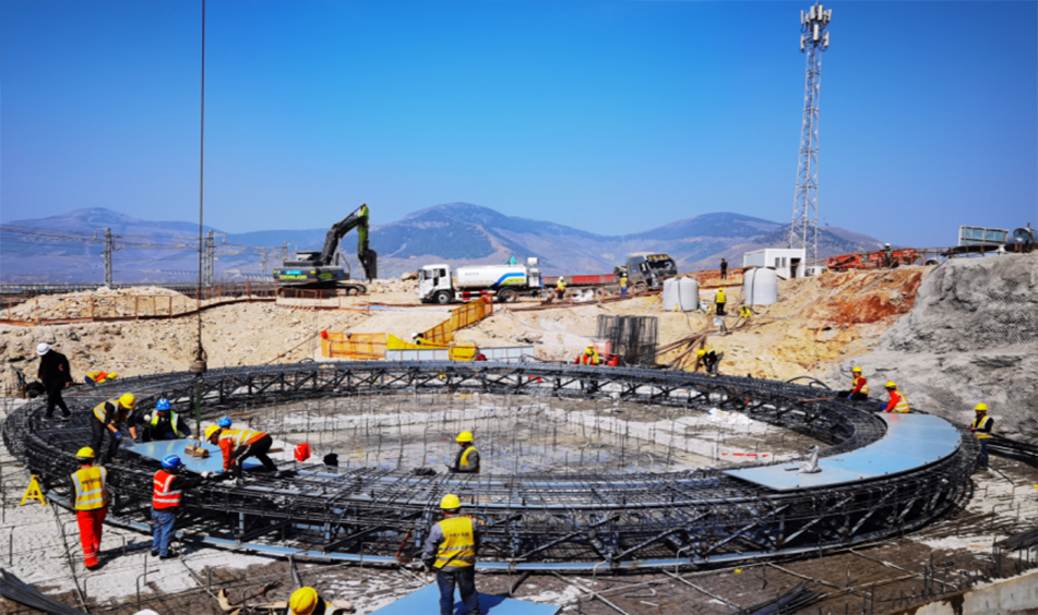 临临高速跨瓦日铁路桥转体桥（中铁十四局）